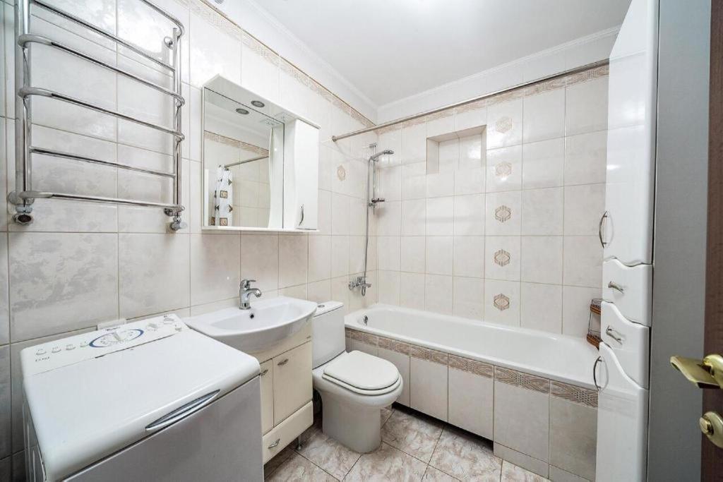 Ukrainian House Апартаменти На Площі Ринок Lviv Exteriör bild